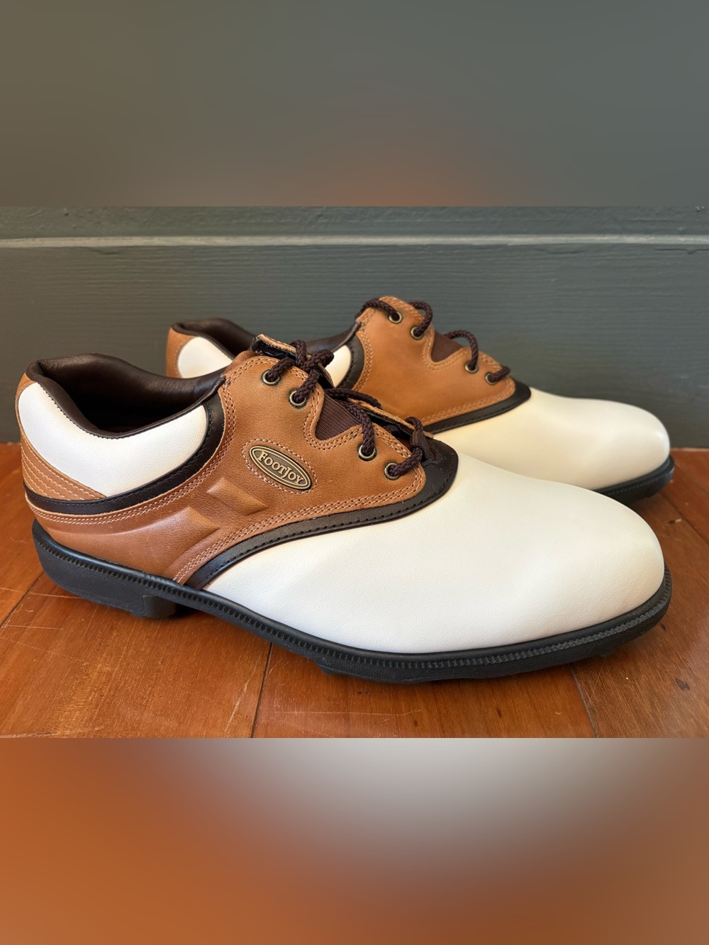 Vintage FootJoy brown and white saddle golf shoes men’s size 9.5